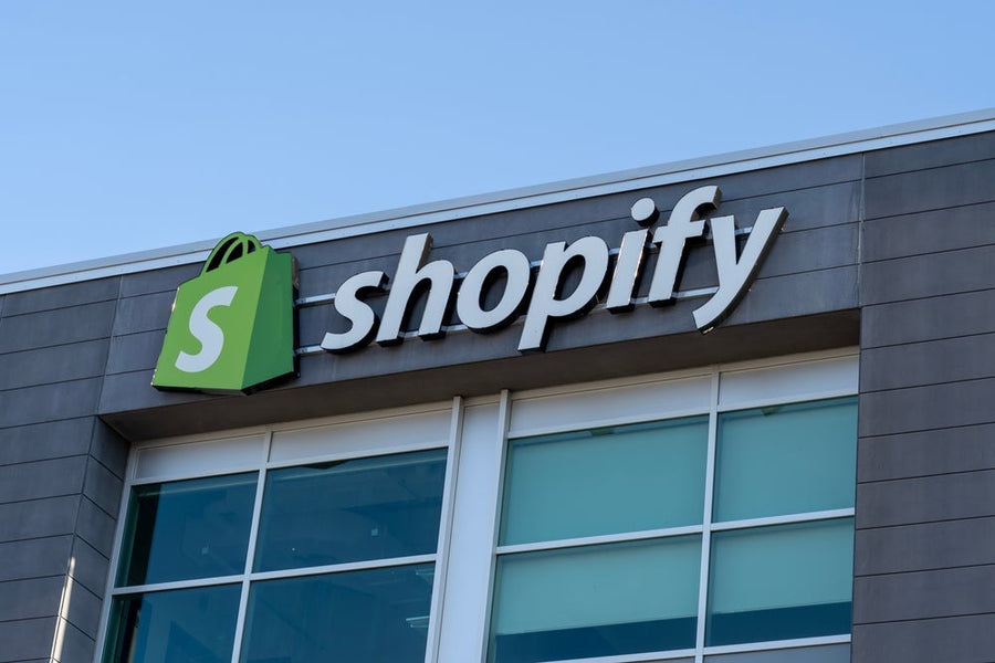 Shopify Defies Economic Mood With Strong Q3 Results, Analysts Predict Continued Growth
